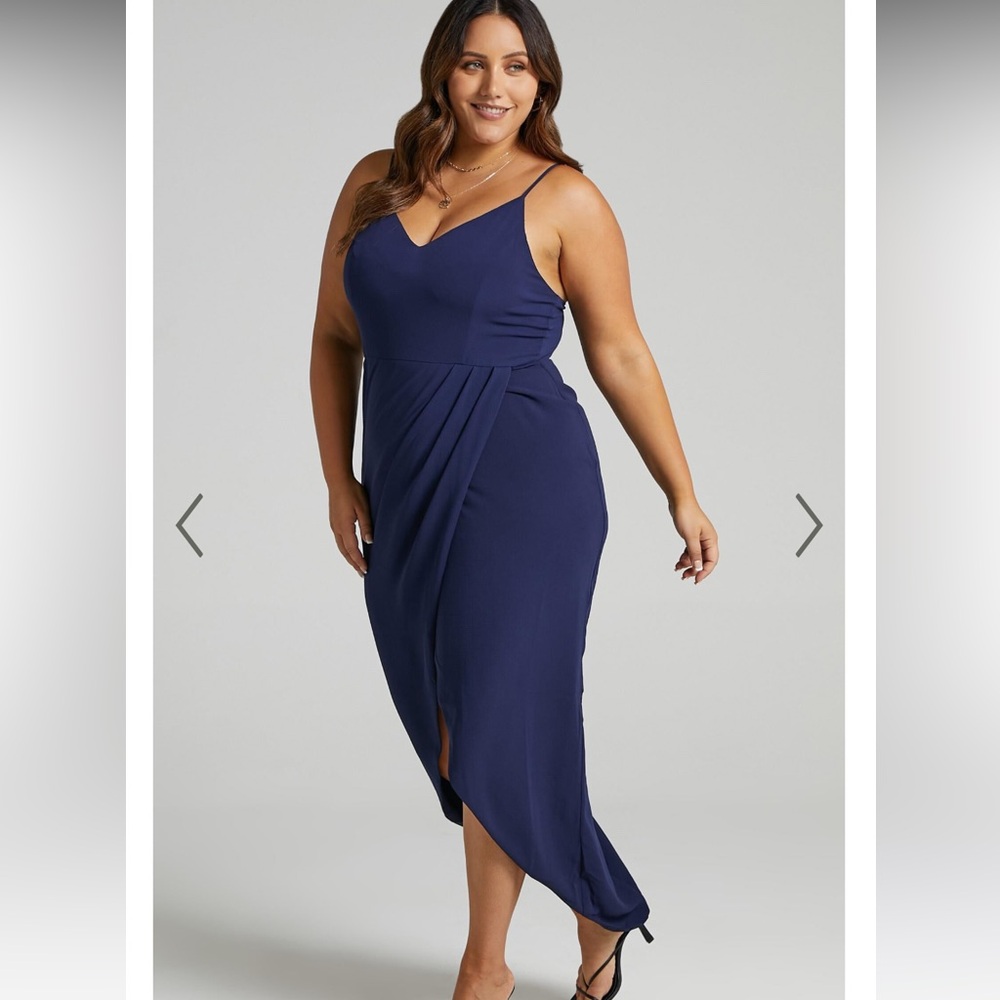 LUCKY DAY MIDI DRESS - V NECK DRAPE DRESS IN NAVY
